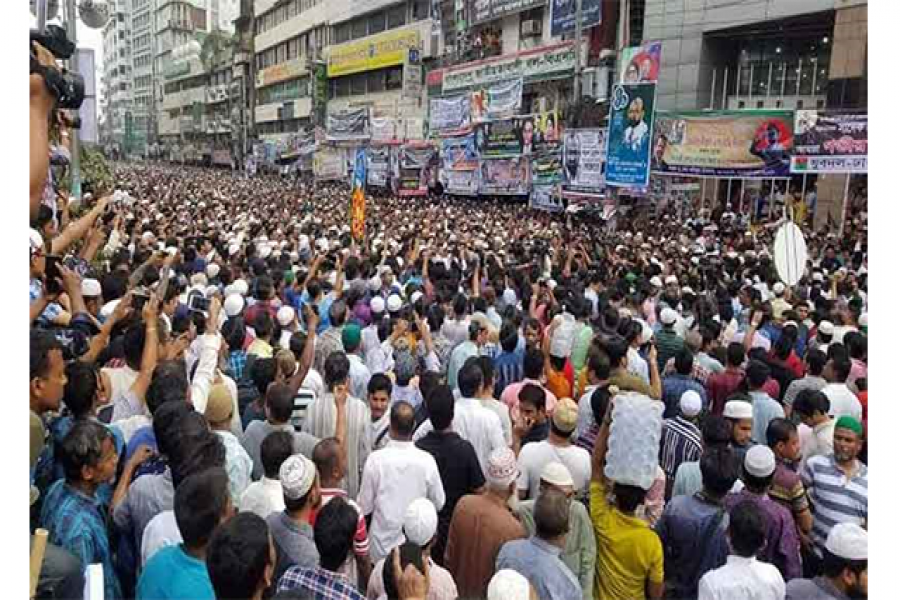 নয়াপল্টনের জনসমুদ্রে খোকার জানাজা