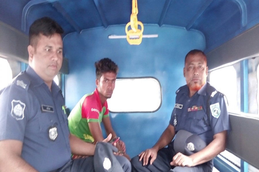 স্কুলছাত্রীকে ৭ দিন আটকে রেখে ধর্ষণ, ইজিবাইকচালক গ্রেপ্তার