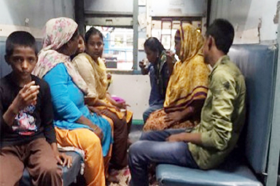 ১৩৯ জনকে বাংলাদেশে পাঠালো ভারত