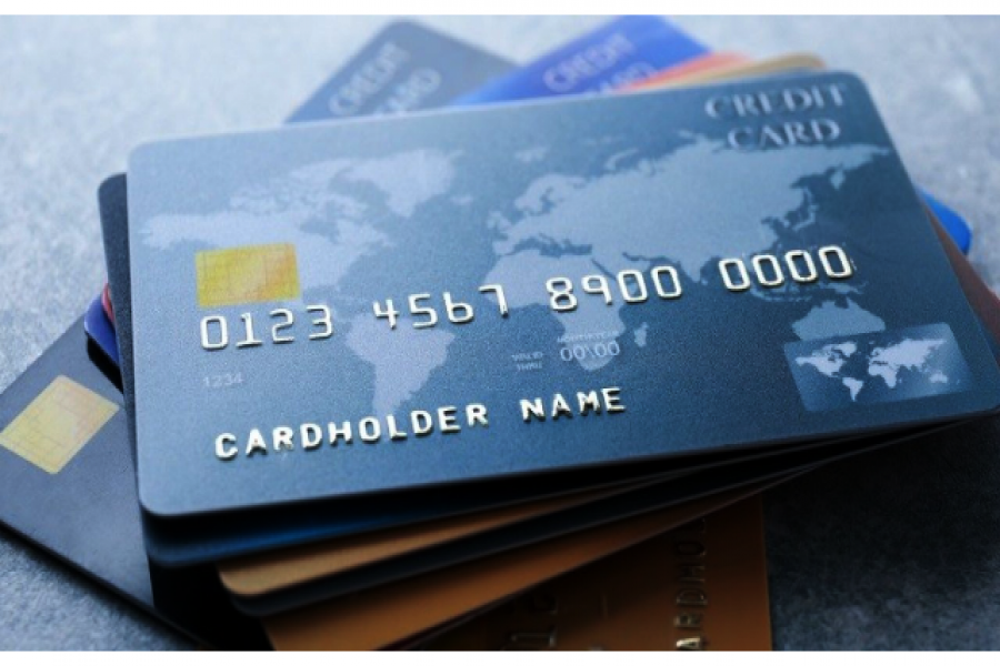 ক্রেডিট কার্ডের কড়াকড়ি থেকে সরে এসেছে বাংলাদেশ ব্যাংক