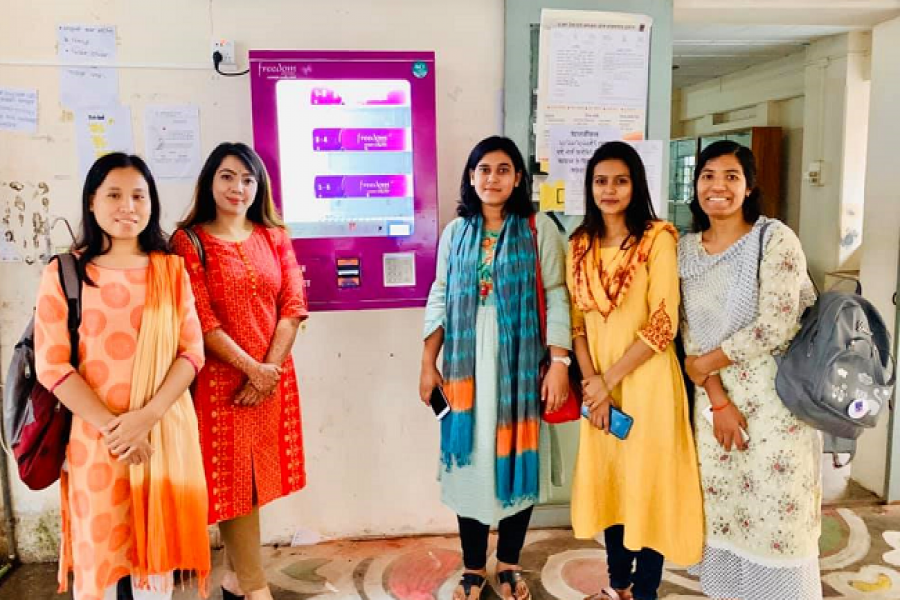 ঢাবিতে ভেন্ডিং মেশিনে পাওয়া যাবে স্যানিটারি ন্যাপকিন, প্রতিটি ১০ টাকা