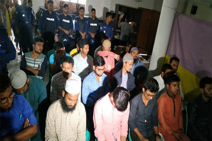 আটক শিবিরের ২০ নেতাকর্মী 