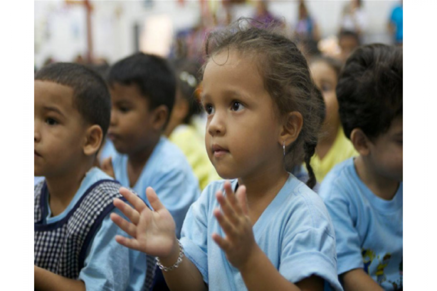 ভেনেজুয়েলার স্কুলগুলোতে ক্ষুধায় মূর্ছা যাচ্ছে শিক্ষার্থীরা