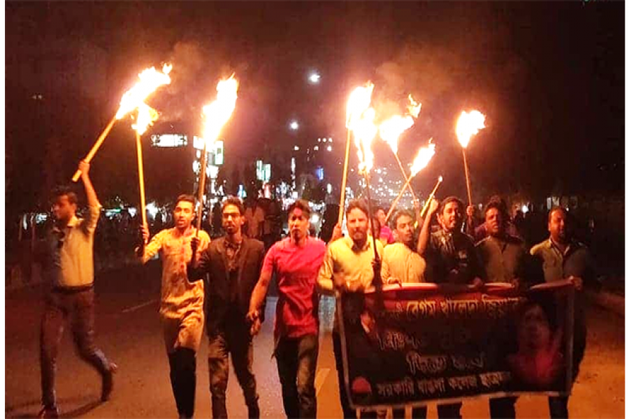 মিরপুর বাঙলা কলেজ শাখা ছাত্রদলের মশাল মিছিল