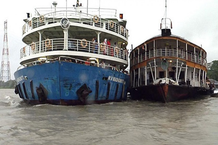 দুই লঞ্চের সংঘর্ষে নিহত ১, আহত ১০