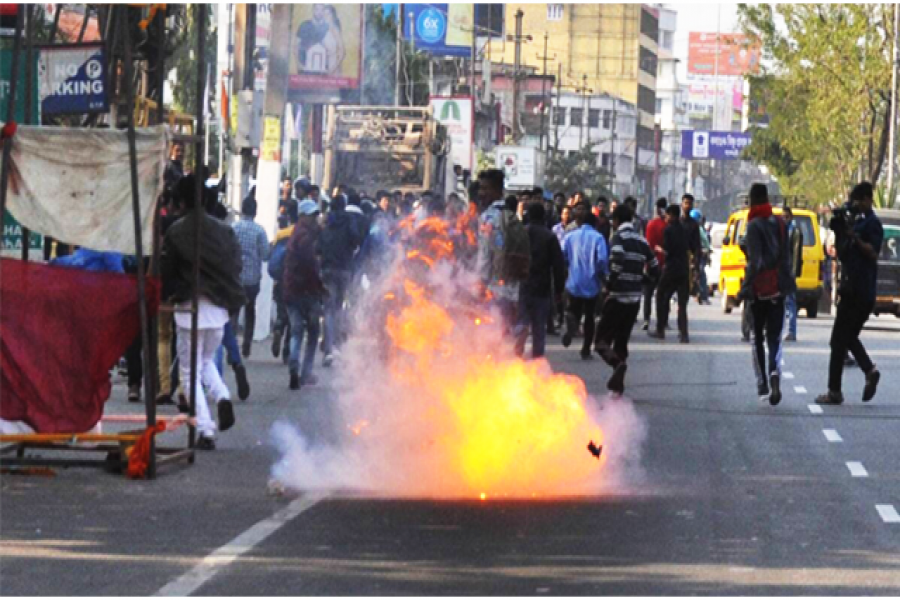ভারতে নাগরিকত্ব বিলবিরোধী বিক্ষোভে পুলিশের গুলি, নিহত ৩