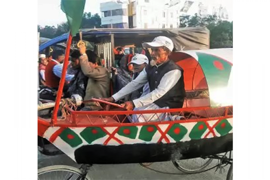 ৪ দিন নৌকা চালিয়ে আওয়ামী লীগের সম্মেলনে এলেন সিদ্দিক