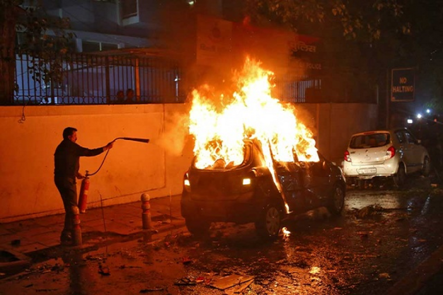 বিক্ষোভে জ্বলছে উত্তরপ্রদেশ, সংঘর্ষে নিহত ৬