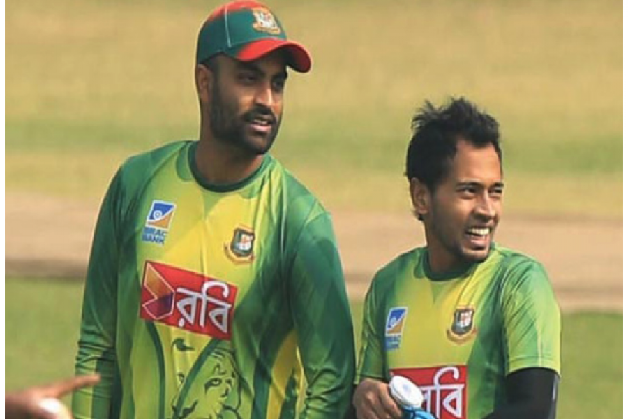 বিপিএলে সর্বোচ্চ রানে তামিমকে ছাড়িয়ে গেলেন মুশফিক