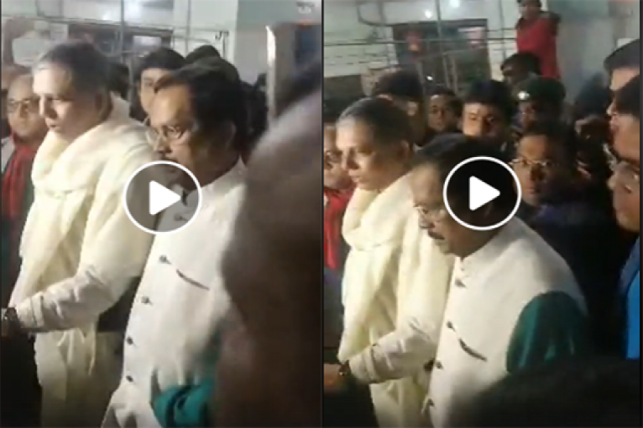 আহত নুরকে দেখতে এসে তোপের মুখে নানক