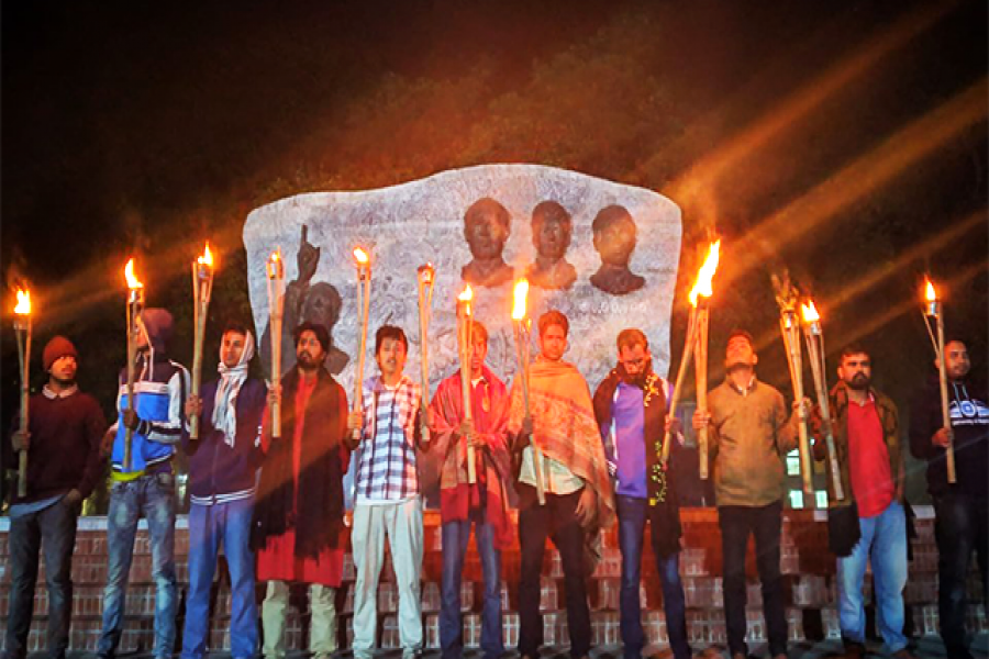 নুরের উপর হামলার প্রতিবাদে রাবিতে মশাল মিছিল