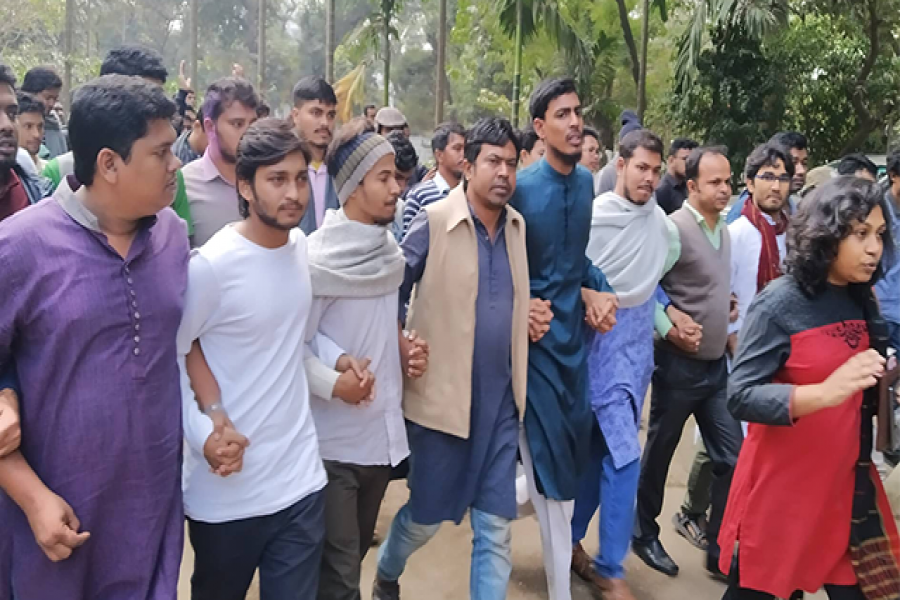 ডাকসু হামলা: সাত দিনের আল্টিমেটাম ঢাবি প্রশাসনকে 