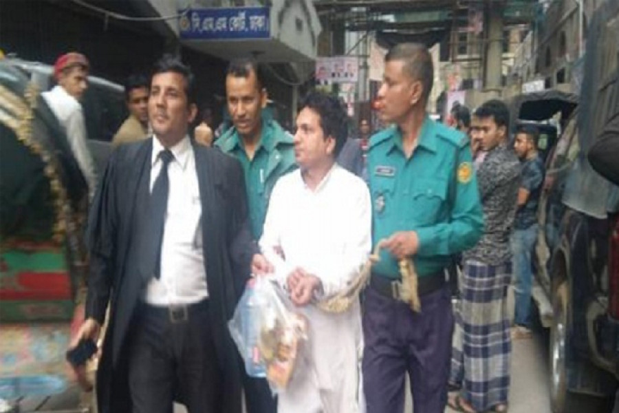 প্রধানমন্ত্রীর সঙ্গে দেখা করিয়ে দিতে ৭ লাখ টাকার চুক্তি