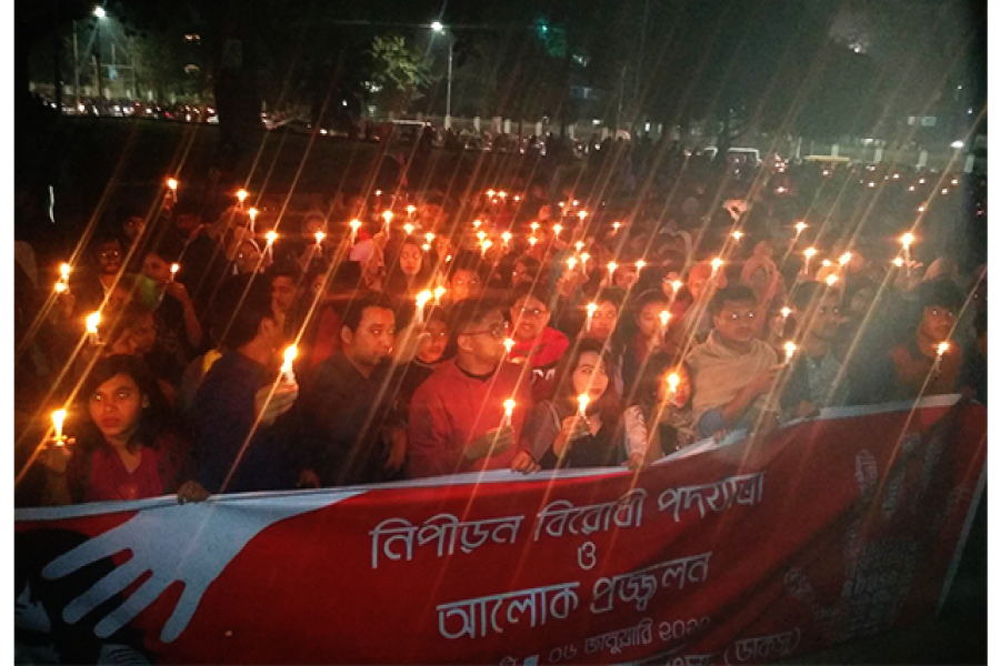 ঢাবি ছাত্রী ধর্ষণ: আলোক প্রজ্বলন ও পদযাত্রা ডাকসুর