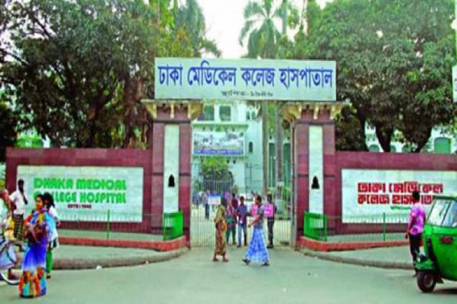 ঢামেক থেকে রিলিজ পেলেন সেই ঢাবি ছাত্রী