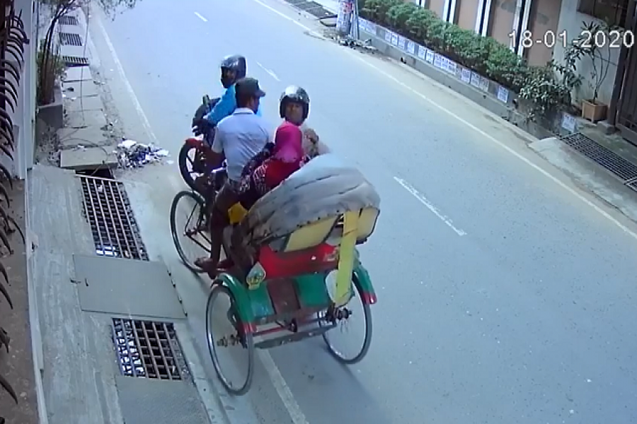 ৩৪ সেকেন্ডের ছিনতাই, ভিডিও ভাইরাল