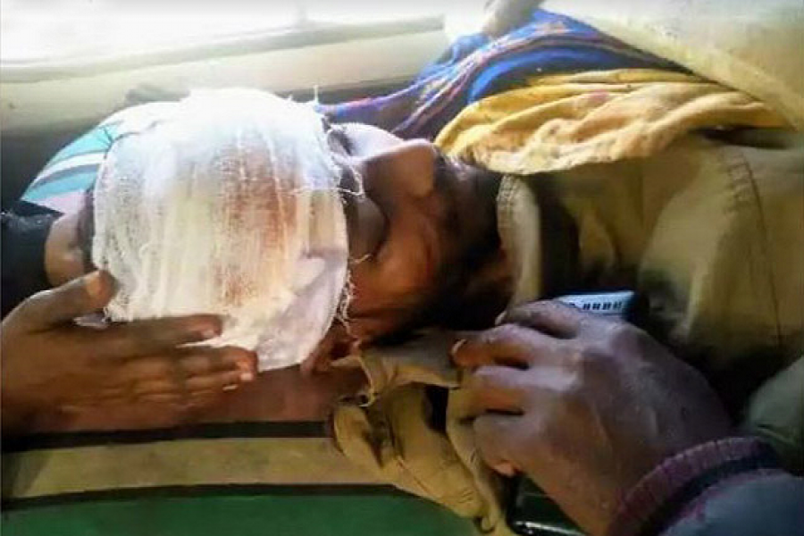 শিশু স্কুল পালানোয় বাবাকে পিটিয়ে হত্যা