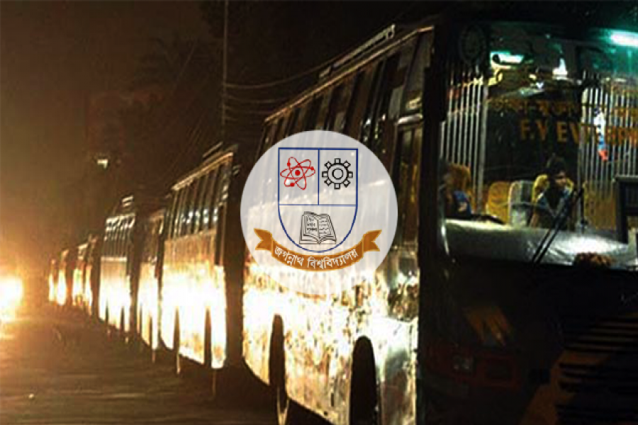 বিশ্ববিদ্যালয়ের গেইটে যখন ৮ বাসের কাউন্টার!