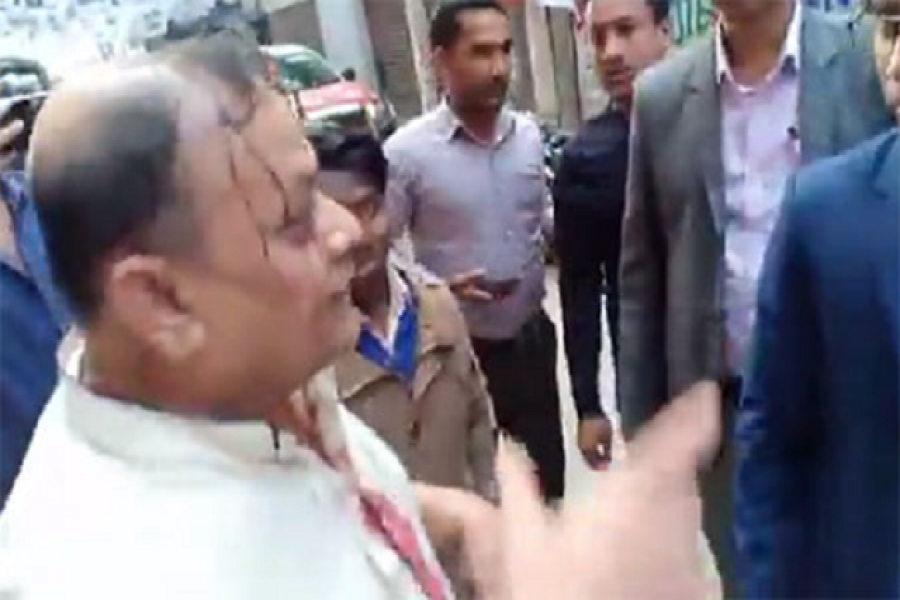 পিটিয়ে বের করে দেয়া হয়েছে বিএনপির এজেন্টকে (ভিডিও)