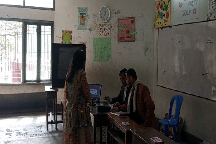 কেন্দ্রের ভেতরের দৃশ্য