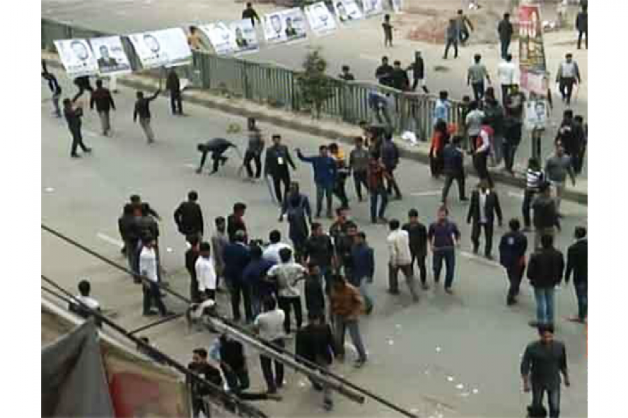 নয়াপল্টনে আওয়ামী লীগ-বিএনপি সংঘর্ষ