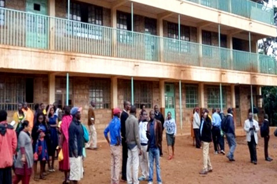 স্কুলে পদদলিত হয়ে ১৪ শিক্ষার্থীর করুণ মৃত্যু