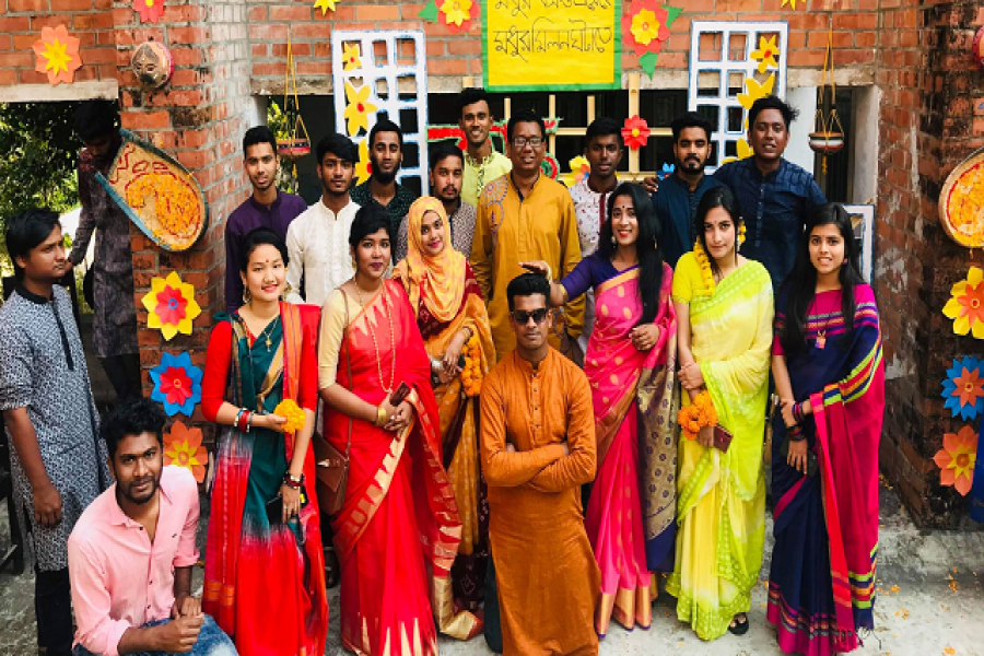 আনন্দ উৎসবে চবির বাংলা বিভাগের বসন্ত বরণ