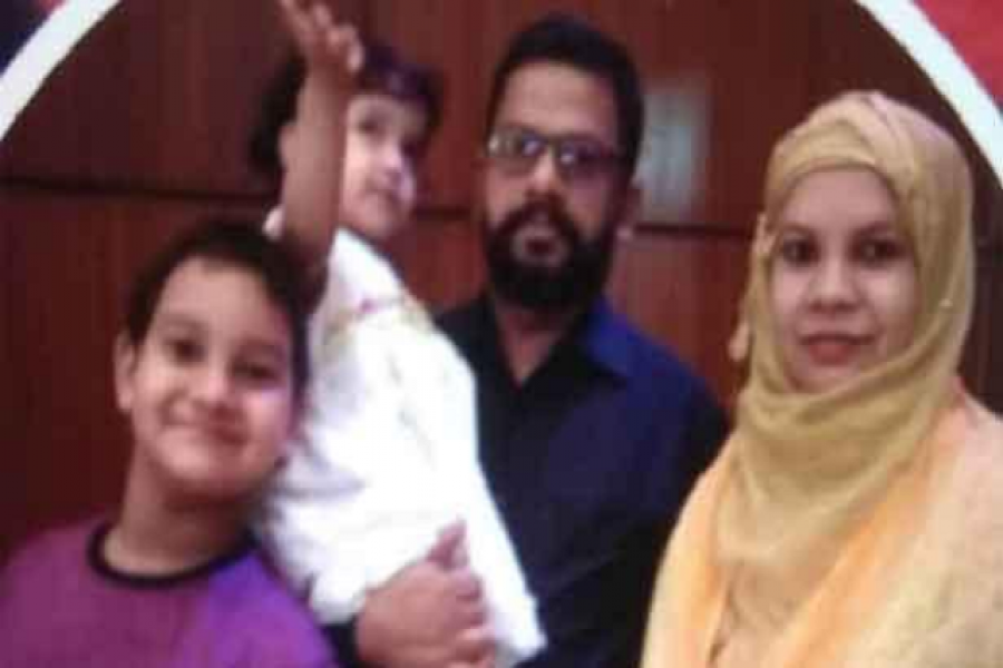 মাকে হাতুড়ি পেটা, মেয়েকে গলা টিপে ছেলেকে ফাঁসে হত্যা