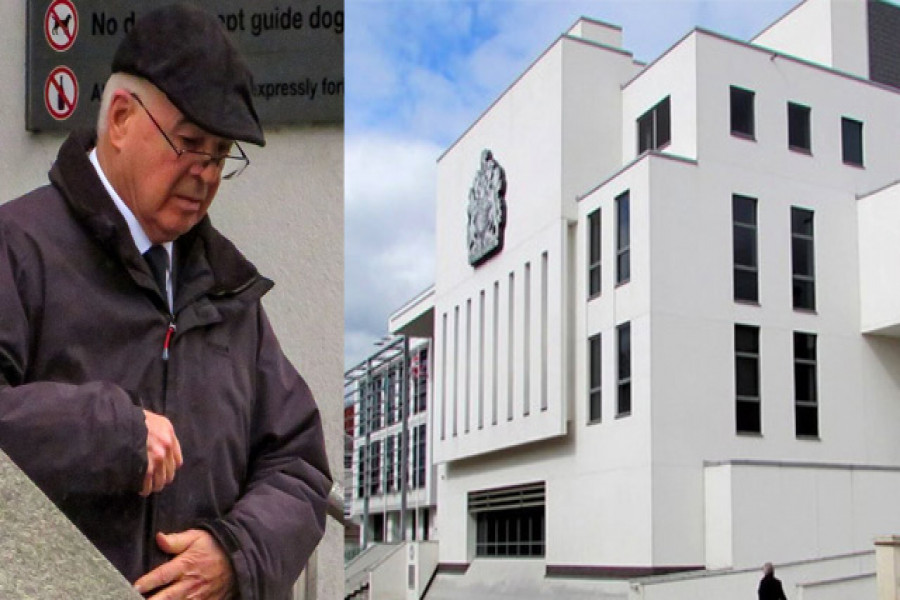 বিশ্ববিদ্যালয় শিক্ষকের কম্পিউটারে আপত্তিকর ছবি, হতভম্ব সবাই