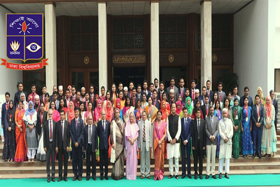 প্রধানমন্ত্রী স্বর্ণপদক পেলেন ঢাবির ১১ শিক্ষার্থী