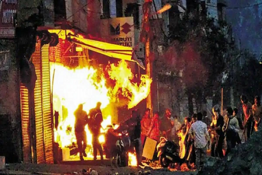 রণক্ষেত্র দিল্লি, নিহতের সংখ্যা বেড়ে ৩৮