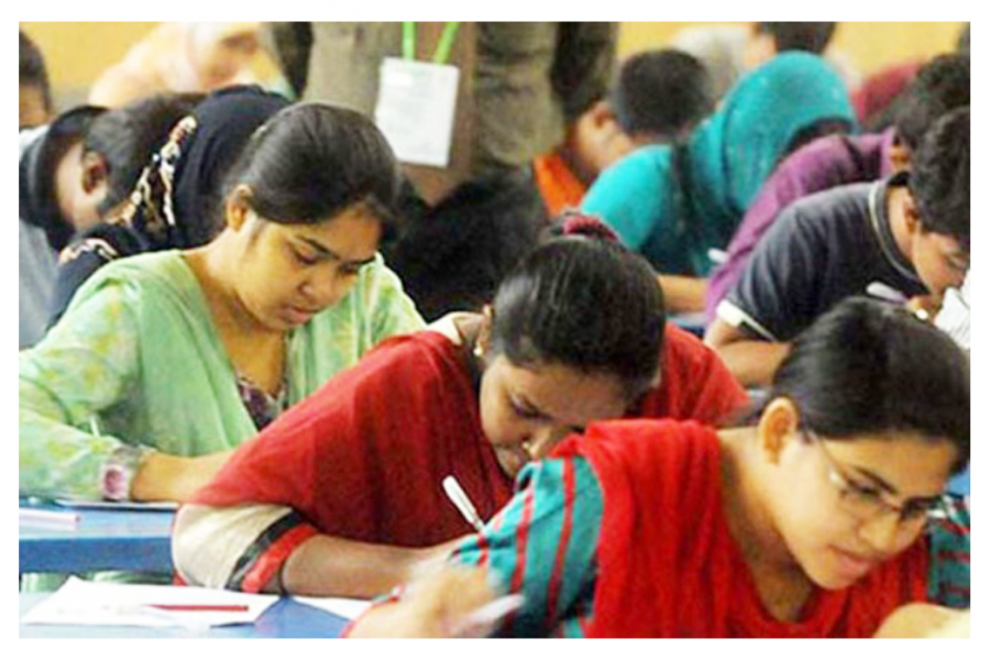 নিয়োগ পরীক্ষা চলাকালীন প্রার্থীর মোবাইলে উত্তরপত্র, বহিষ্কার