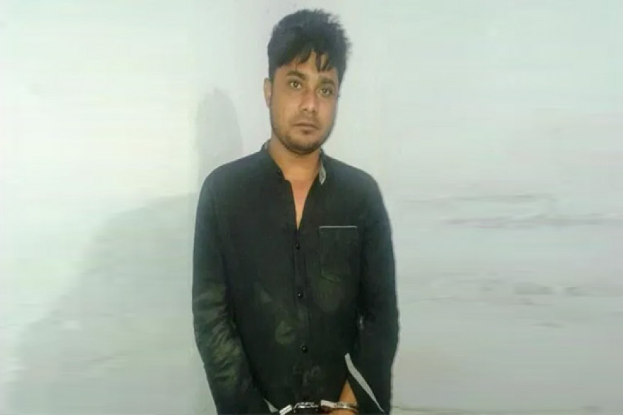 পরীক্ষার্থী সেজে ধরা খেলেন ছাত্রলীগ নেতা