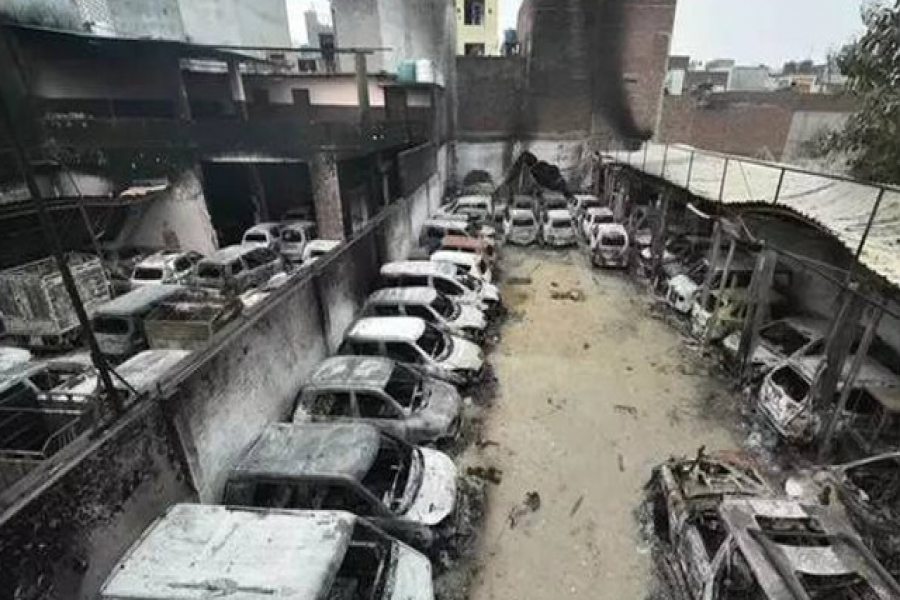 দিল্লিতে সহিংসতায় পুড়ে ছাই ১২২ বাড়ি, ৩২২ দোকান, ৩০১ গাড়ি