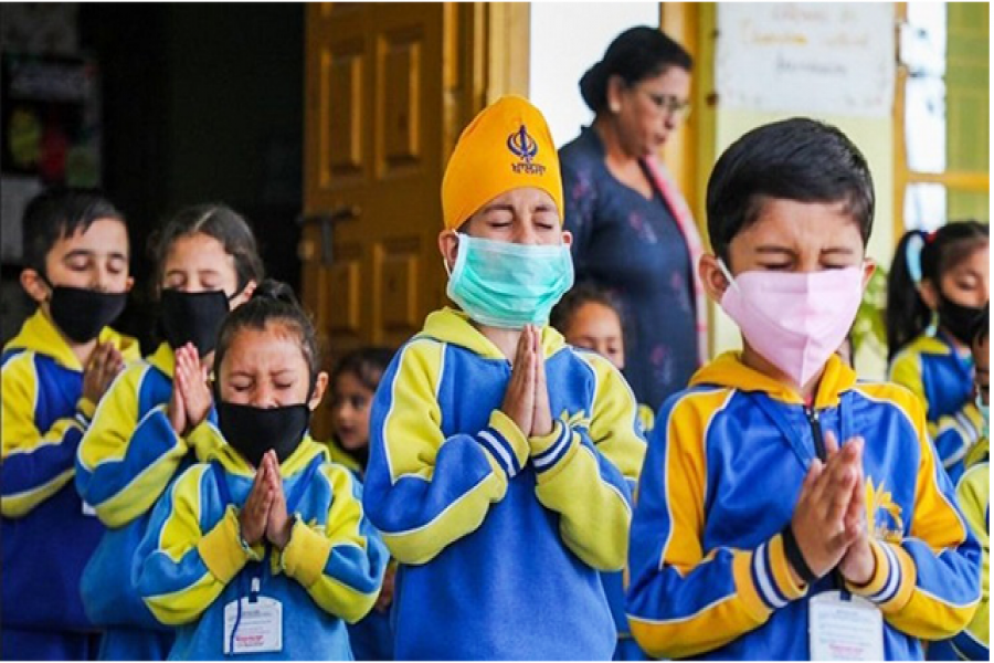 করোনা আতঙ্কে স্কুলে যাওয়া বন্ধ ৩০ কোটি শিশুর