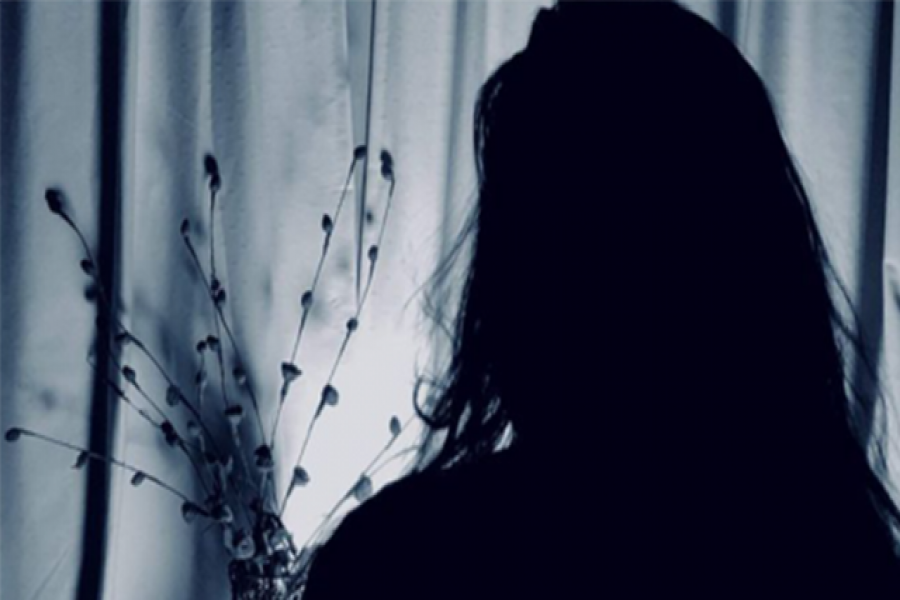 আট মাস ধরে শিক্ষকের লালসার শিকার ছাত্রের মা, অতঃপর...