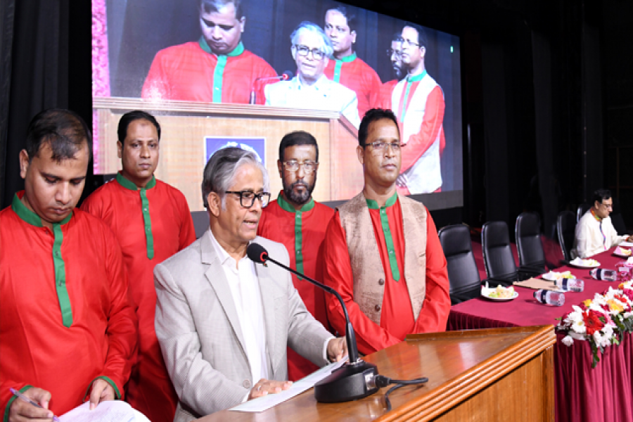করোনায় আতঙ্কিত না হওয়ার পরামর্শ ঢাবি উপাচার্যের