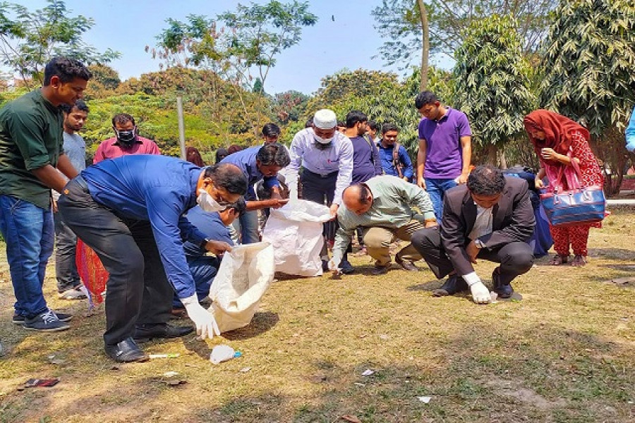 হাবিপ্রবিতে সোসাইটি অভ এনভায়রনমেন্টের উদ্যোগে ক্লিন ক্যাম্পাস অভিযান