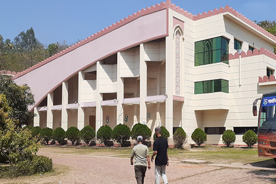 আইআইইউসিতে ক্লাস-পরীক্ষা বন্ধ 