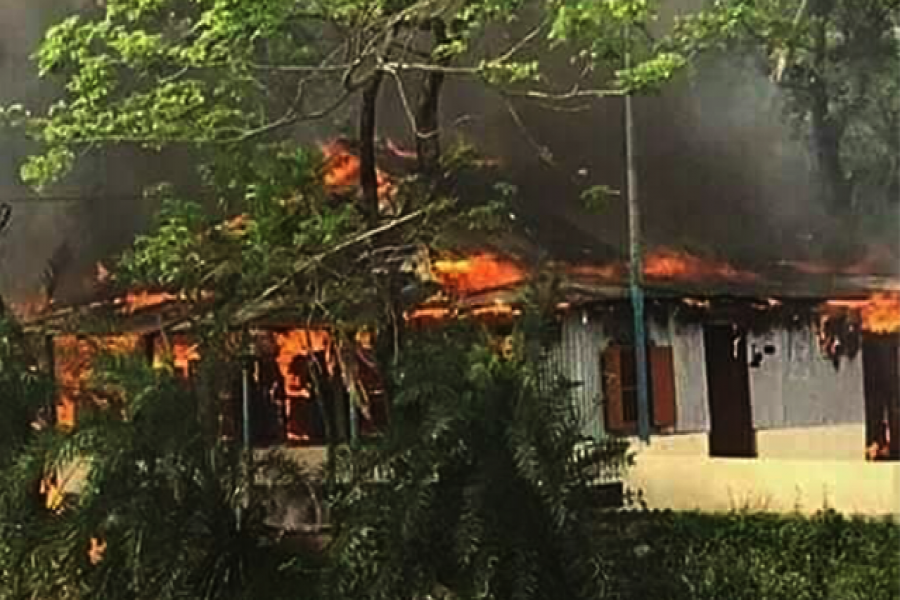 কবিরহাট সরকারি কলেজ মসজিদে আগুন