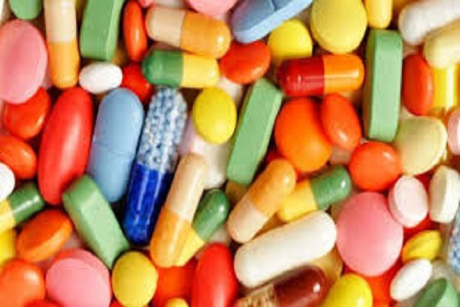 করোনা সারাতে নিজের সিদ্ধান্তে ‍ওষুধ খেয়ে মৃত্যু, স্ত্রী মৃত্যুশয্যায়