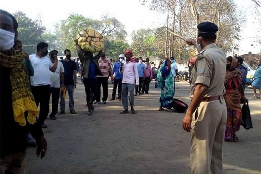 করোনা: ৩ রুপিতে চাল ও ২ রুপিতে গম পাবেন ভারতীয়রা