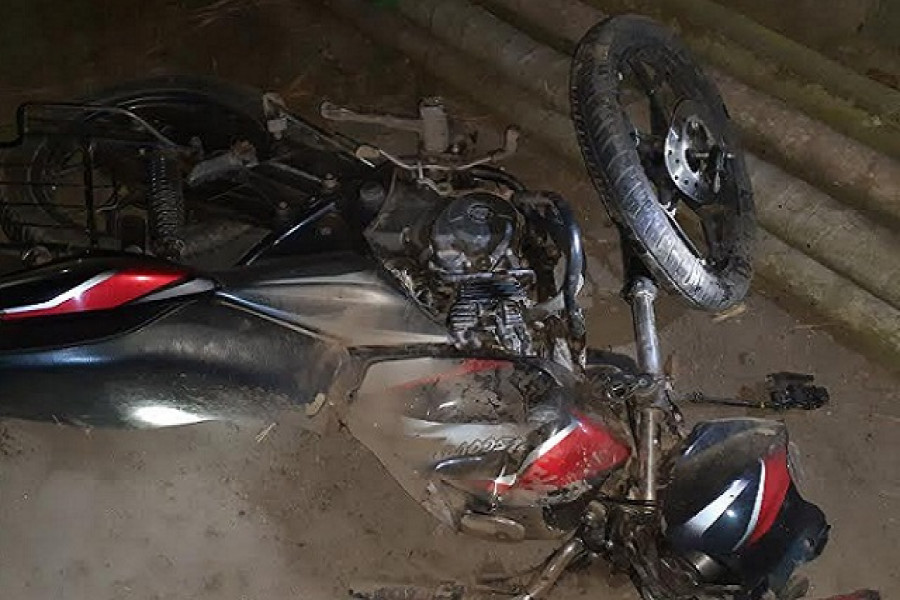 মাইক্রোবাস ও মোটরসাইকেলের মুখোমুখি সংঘর্ষে দুই শিক্ষার্থী নিহত