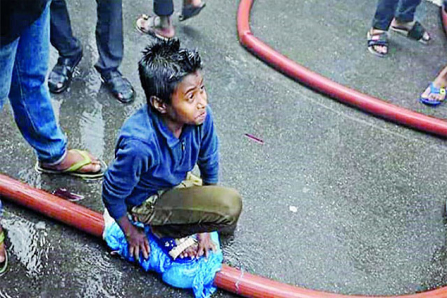 করোনা: হ্যান্ড স্যানিটাইজার বানাচ্ছে সেই নাঈম