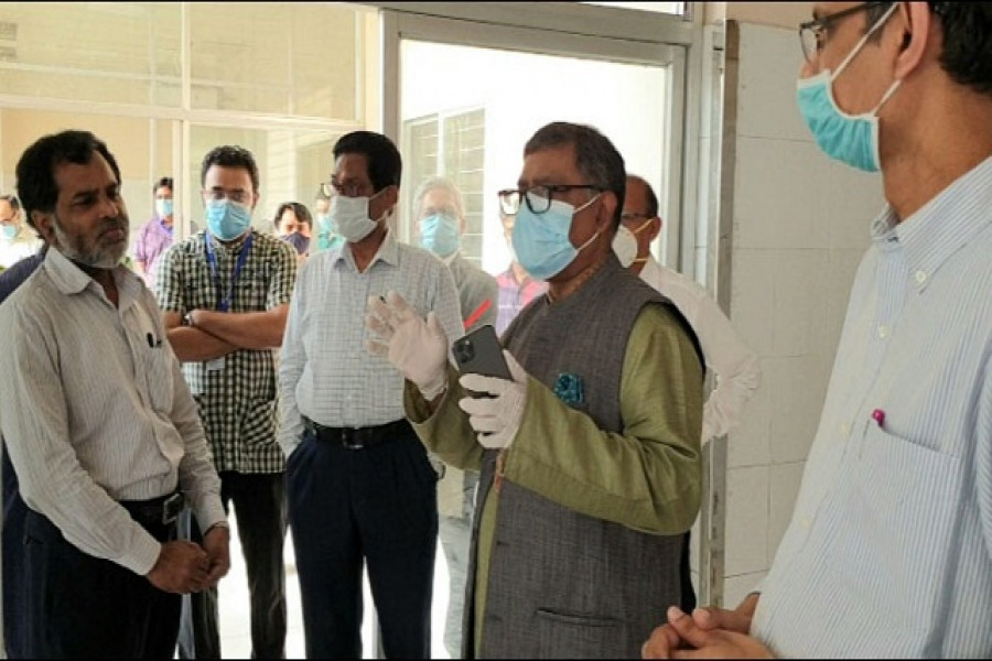 বেসরকারি হাসপাতালে চিকিৎসা না দিলে লাইসেন্স বাতিলের হুশিয়ারি স্বাস্থ্যমন্ত্রীর