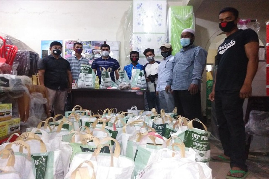 করোনায় দুস্থদের মাঝে ত্রাণ বিতরণ ওয়েলফেয়ার এডুকেশন সোসাইটির