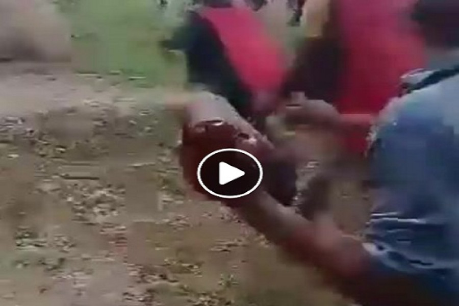 লকডাউন ভেঙে সংঘর্ষ, প্রতিপক্ষের পা কেটে বিজয় উল্লাস