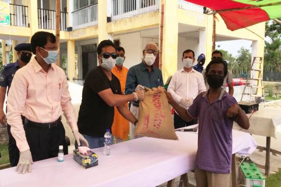 ১১ ইউনিয়নে ৩০০০ পরিবারকে খাদ্যসামগ্রী দিয়েছে বিএফপিসিএল