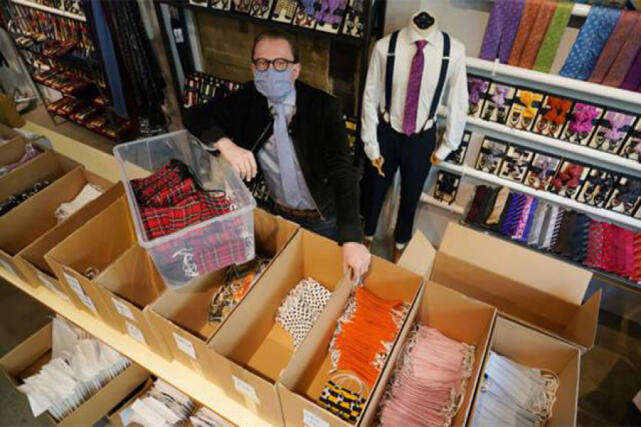 জীবন রক্ষাকারী মাস্ক যখন ফ্যাশনের অনুষঙ্গ