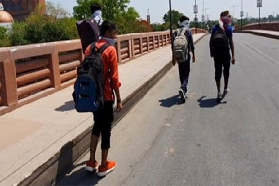 খাবার-টাকা নেই, বাড়ি ফিরতে ৫০০ কিমি পথ পাড়ি ৪ শিক্ষার্থীর